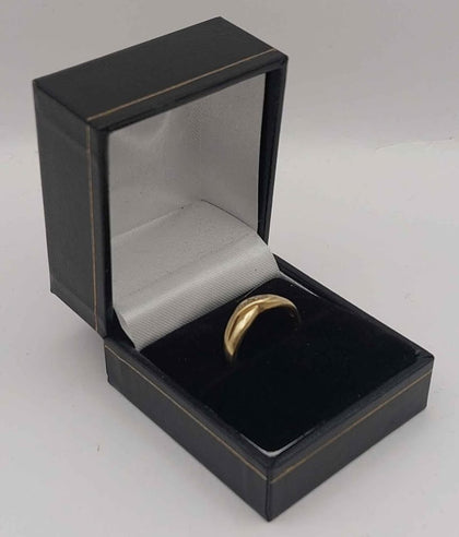 9ct yellow gold bead front ring 1.9g size O Boxed and hallmarked