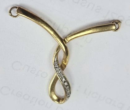 9ct Gold Pendant With Diamonds
