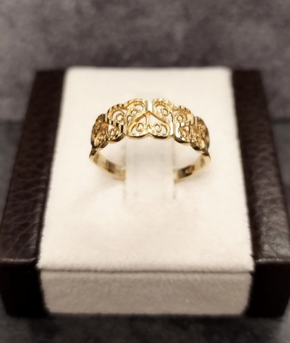 9ct Yellow Gold Decorative Heart Diamond Cut Ring Size - O