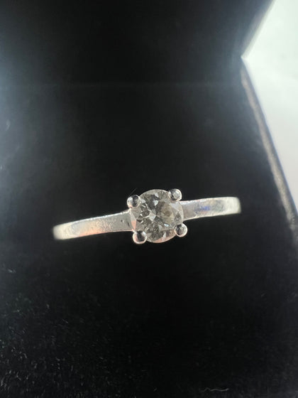 9CT WHITE GOLD RING WITH STONE SIZE N 1/2 2.8gr