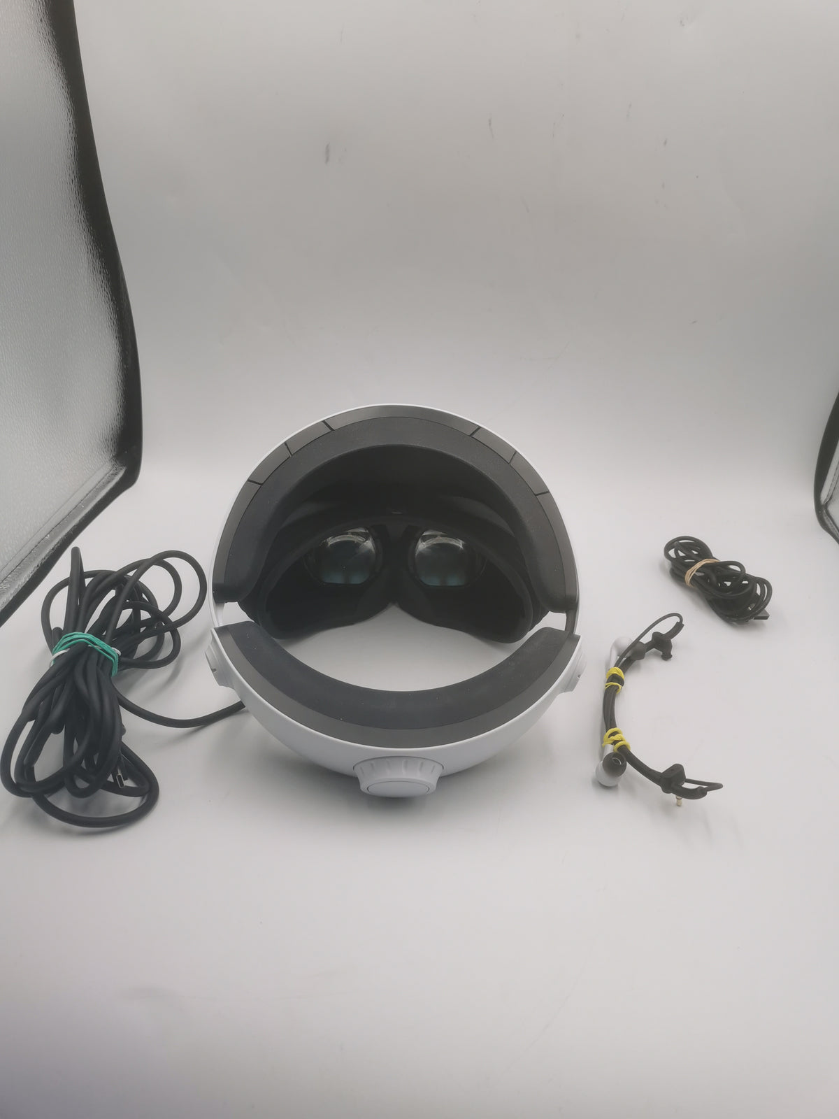 PlayStation VR2 Headset w/Sense Controllers (No Game), boxed PlayStation VR2 Headset w/Sense Controllers (No Game), boxed
