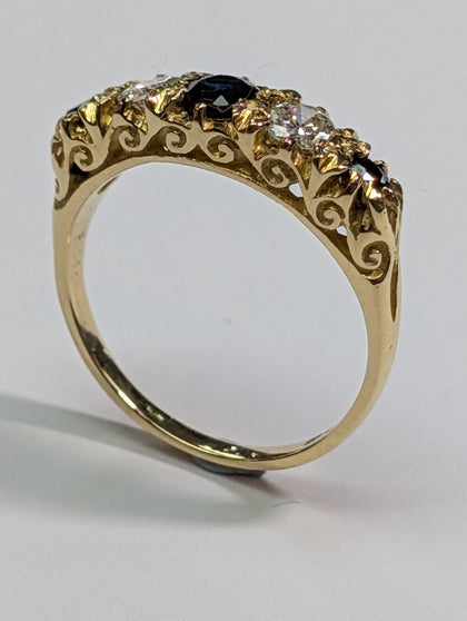 18CT GOLD DIAMOND & BLACK STONE RING SIZE J