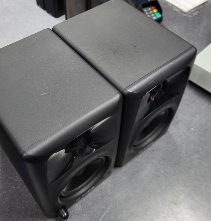 M-Audio AV42 - Active Compact Desktop Reference Monitor Speakers