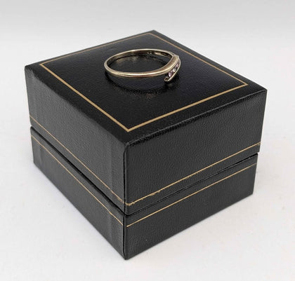 9ct 375 White Gold Ring - Ring Size: 59/R, Boxed