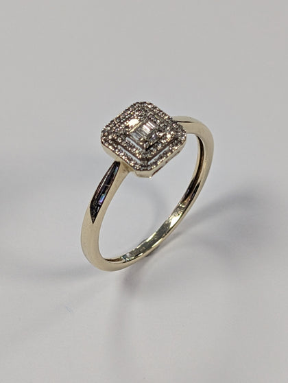 9ct gold square diamond ring size P