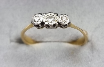 18ct Gold Diamond Ring Size 