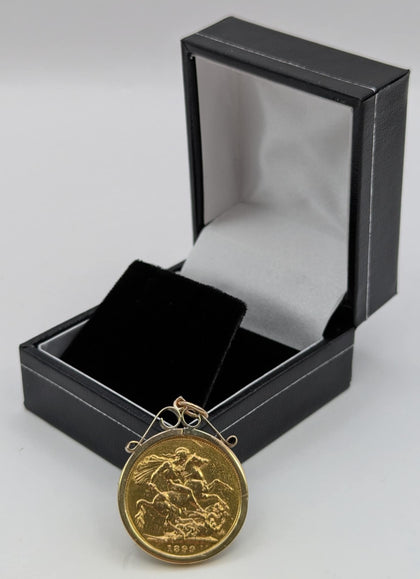 SOVEREIGN 22CT IN 9CT HOLDER, SLIGHT SPERATION AT TOP OF FRAME