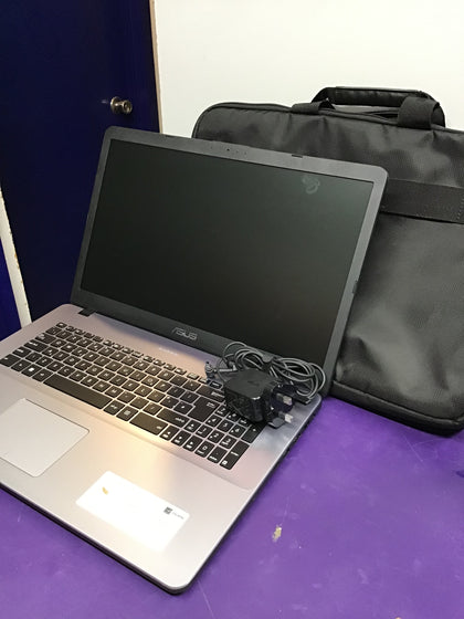 Asus VivoBook 17