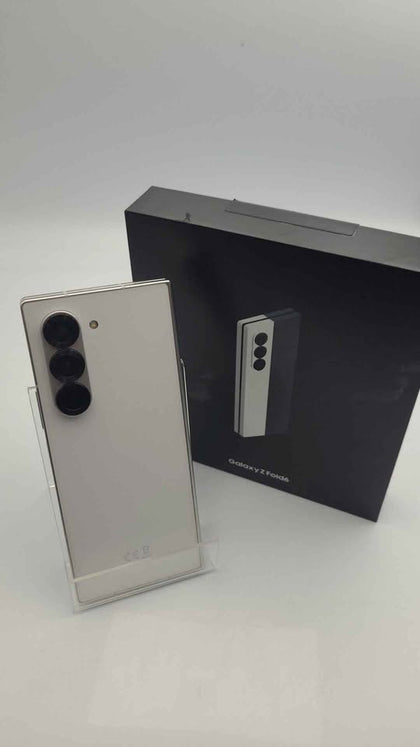 **DEAL** Samsung Galaxy Fold6 Mobile Phone - 256GB - Silver - Open Unlocked - Boxed
