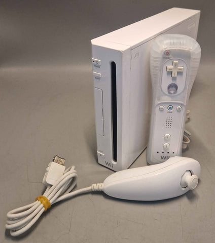Wii Console, White (No Game), Unboxed, with controller, nunchuck and leads