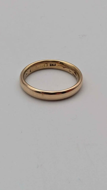 18ct Yellow Gold Wedding Band Ring – 3.14 Grams – Size J – Classic Polished