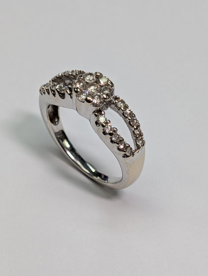 18ct White Gold Diamond Figure Of Eight Ring Size I