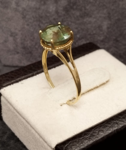 9ct Yellow Gold Large Round Cut Green Stone Ring Size - U
