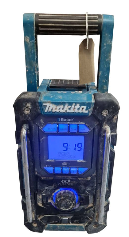 Makita Job Site Charger Radio DMR301 *collection only*