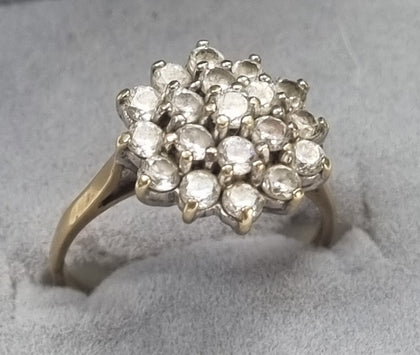 9ct Gold Cluster Ring Size O