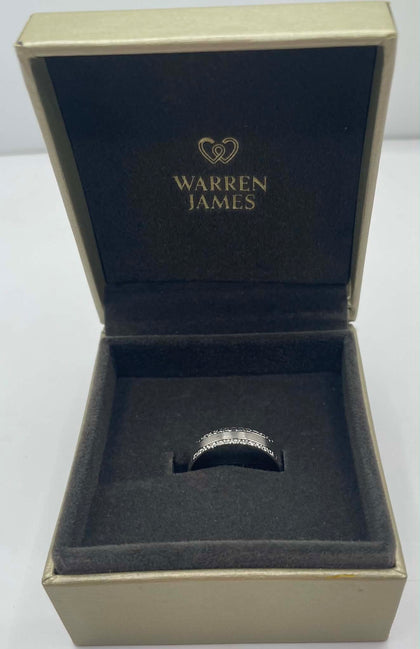 9ct white gold ring