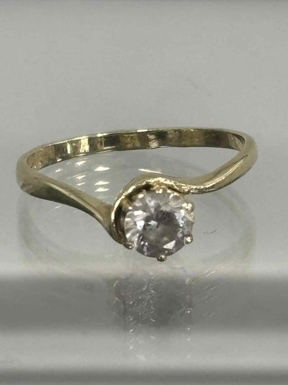 9ct gold RING RING SIZE L 1.6g in excellent condition boxed