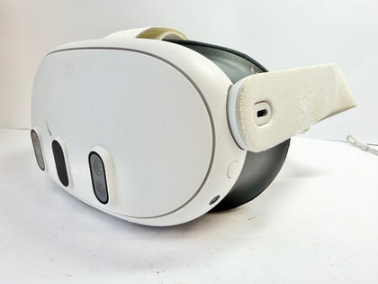 Meta Quest 3 VR Headset (With Controllers) - 128GB C