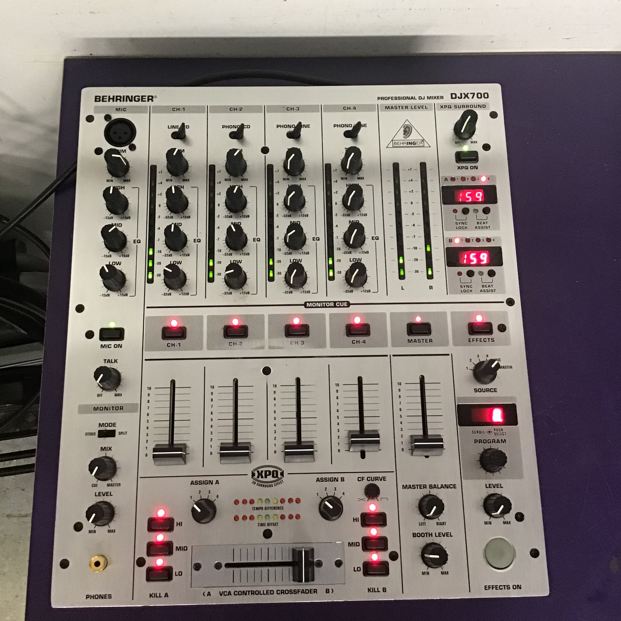 Behringer DJX700 Professional DJ Mixer | Cash Generator Behringer DJX700 Professional DJ Mixer | Cash Generator