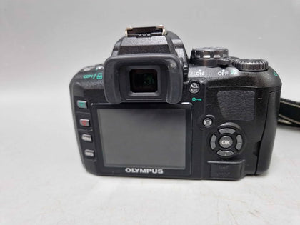 Olympus E410 10mp + 40-150mm with additional high power lens and sun shield, bag and accessories