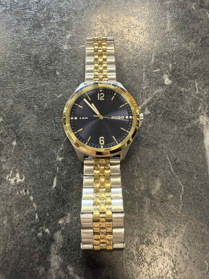 Hugo gents Suit 2-Tone metal Bracelet Watch hu.443.1.20.3638