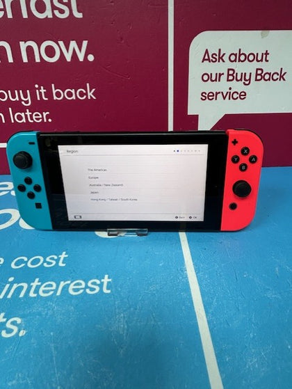 NINTENDO SWITCH CONSOLE RED/BLUE JOY-CONS **UNBOXED**.