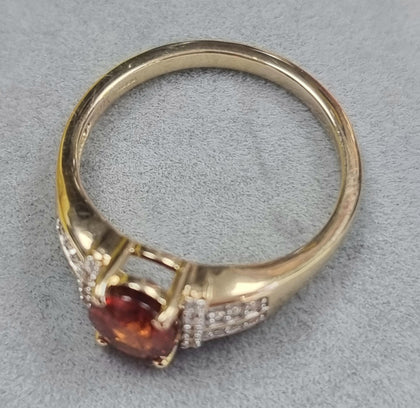 9ct Gold Ring Orange  Size Q