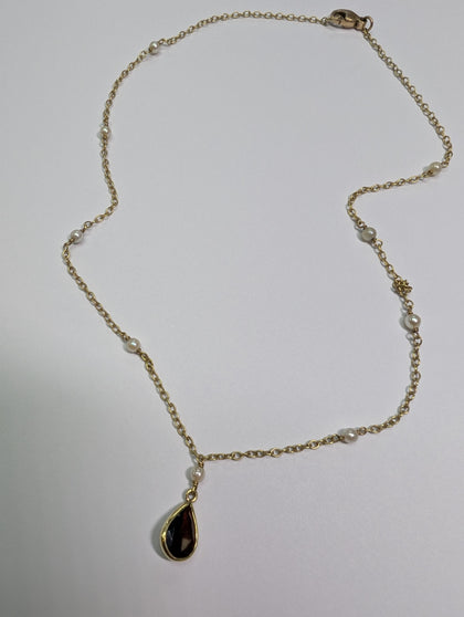 9CT GOLD CHAIN  WITH TEAR DROP PENDANT PRESTON STORE