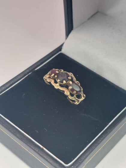 (375 Hallmarked&Tested), 9ct Gold Ring With Red Stones, Weight: 2.8G, Size M