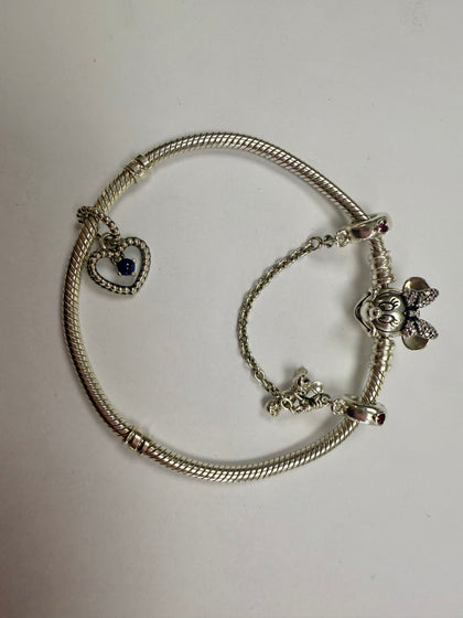MINNIE MOUSE PANDORA CHARM BRACELET WITH 2X CHARMS