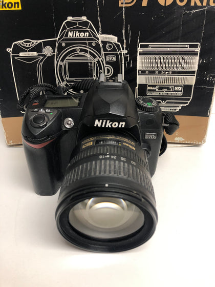 Nikon D70s 6.1MP Digital SLR Camera - Black (Kit W/ 18-70mm Lens)