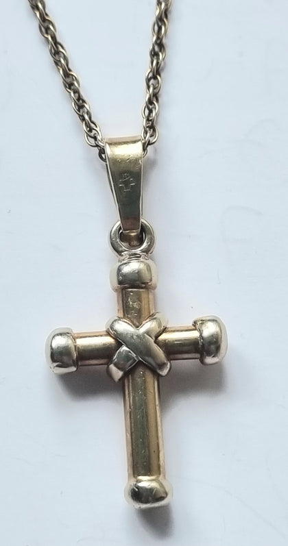9ct gold chain with cross