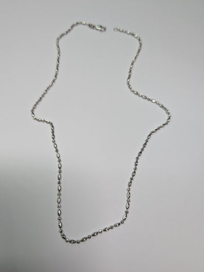 18ct White gold Beaded Necklace