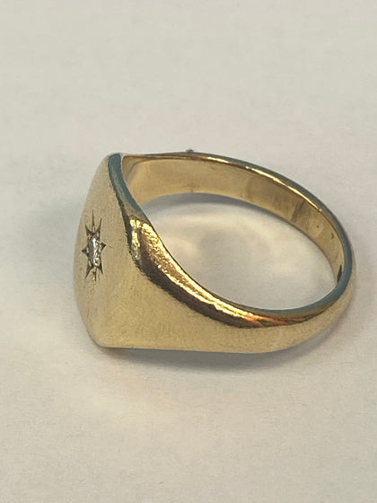 9CT GOLD SIGNET WITH STUNNING STONE RING