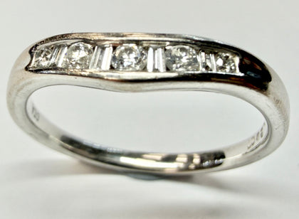 18ct White Gold Wishbone Ring size O 1/2