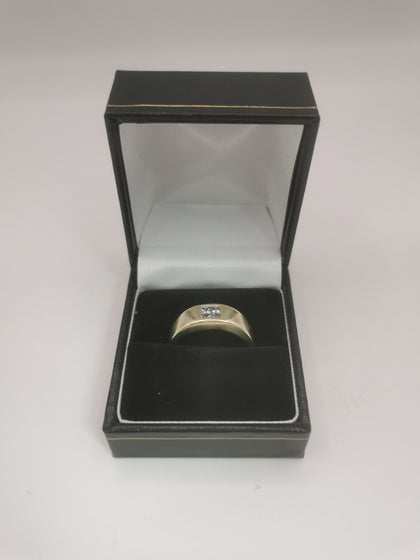 Hallmarked 9ct Yellow Gold Ring - Size S, Weight 5.67g