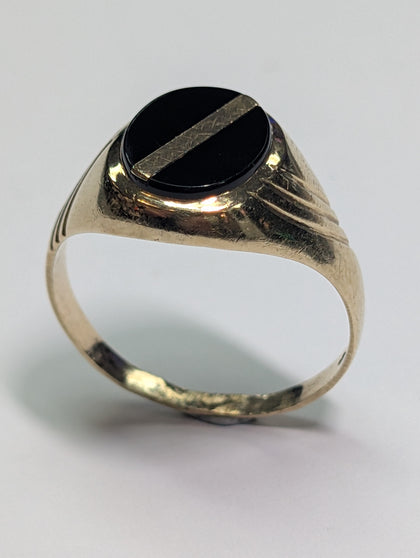 9ct Gold Onyx Ring - Size T