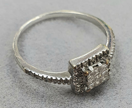 9CT WHITE GOLD DIAMOND RING Size M 1/2 LEYLAND.