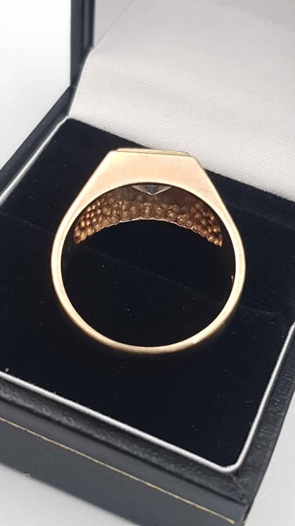 Mens 9ct Ring 6.5g with clear centre stone with presentation box Size S