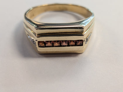 9ct Gold Ring With Red Stones Size S
