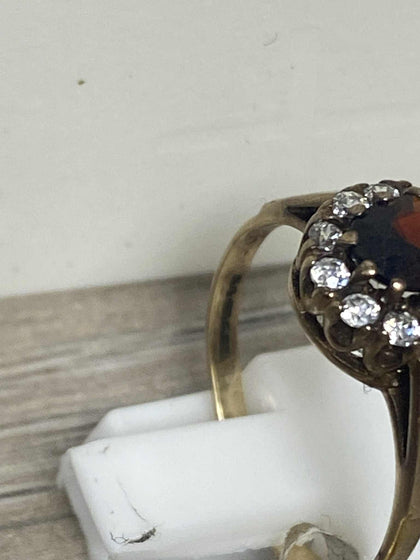 9ct Gold Ring (Size P) Apx 2.3g