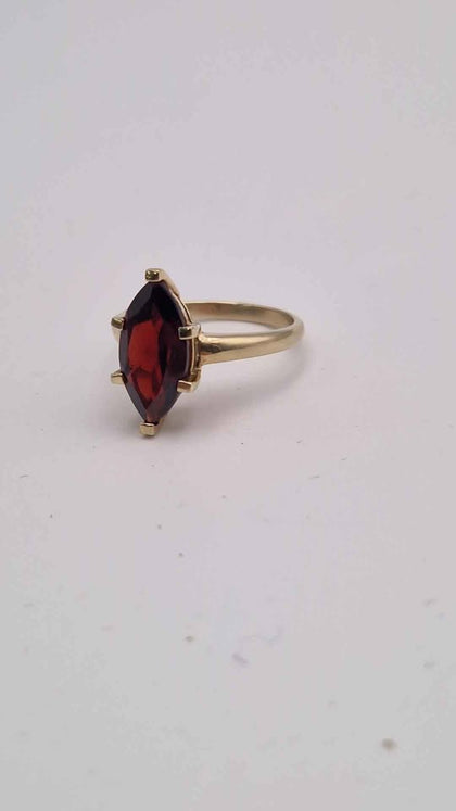 9ct Yellow Gold Garnet Ring With Marquise-Cut Red Gemstone – Size O – 3.72 Grams