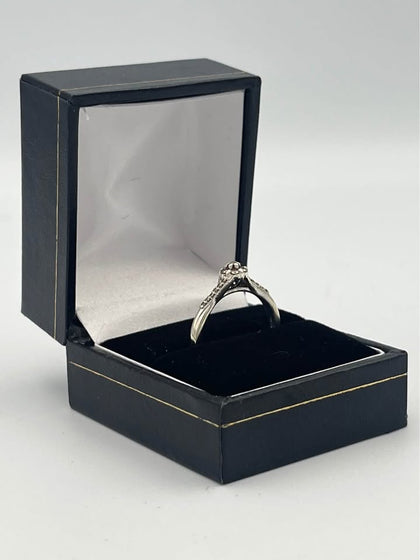 9CT WHITE GOLD RING 375 HALLMARKED, SIZE O, 3.0G