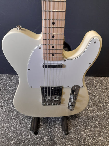 Squier Affinity Telecaster - Olympic White.