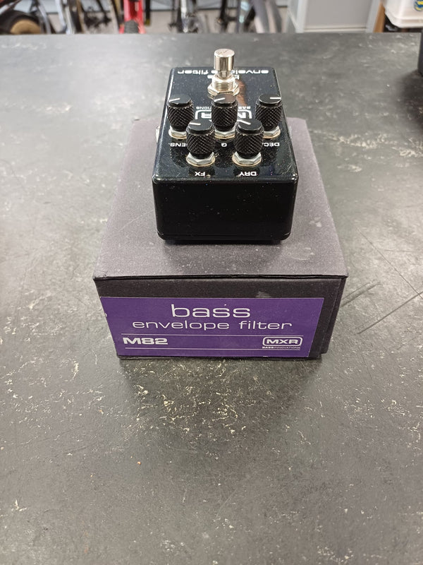 MXR - M82 Bass Envelope Filter | Cash Generator