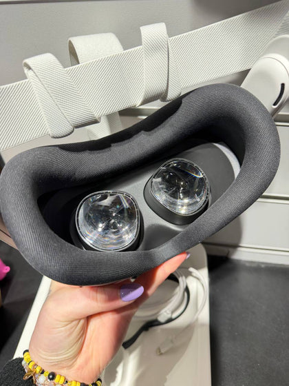 Meta Quest 3S VR Headset (With Controllers) - 128GB