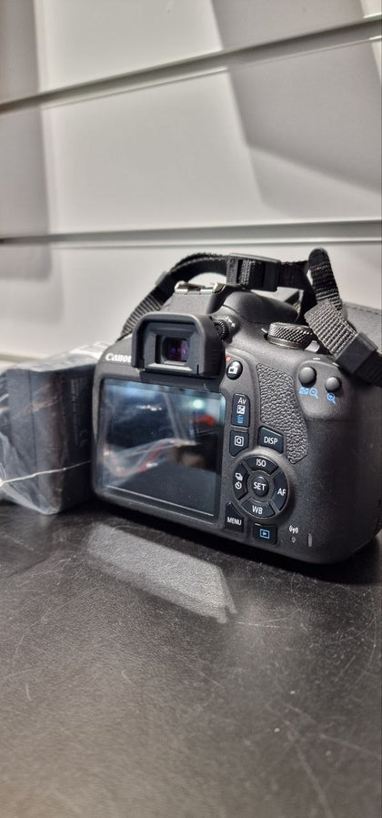 Canon EOS 2000D Black + 18-55mm III