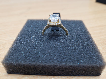 18ct Diamond Engagement Ring 4.1G