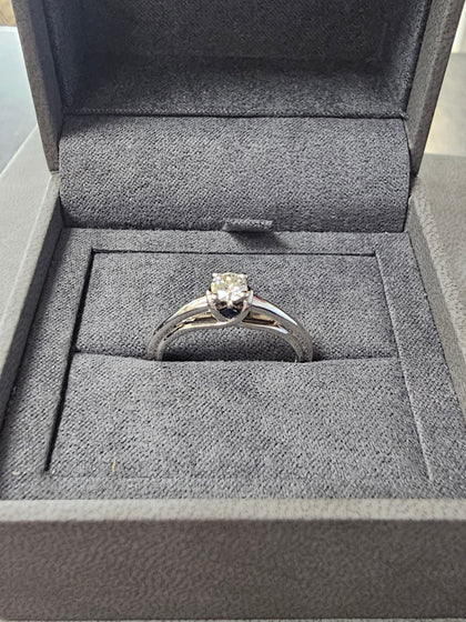 Vera Wang Love Collection 18ct 0.3 Diamond Ring With Sapphire Stones