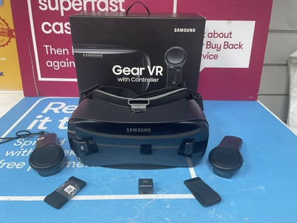 Samsung Gear VR Headset with 2 Controllers BOXED.